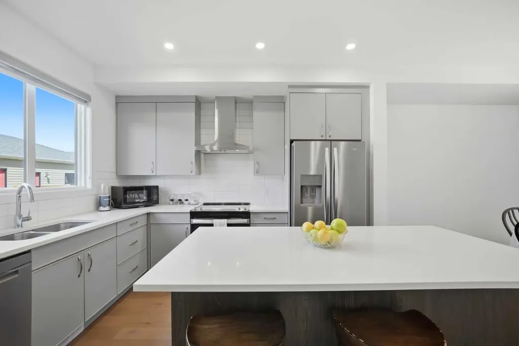 78 Belvedere Avenue SE Calgary AB T2A7G5