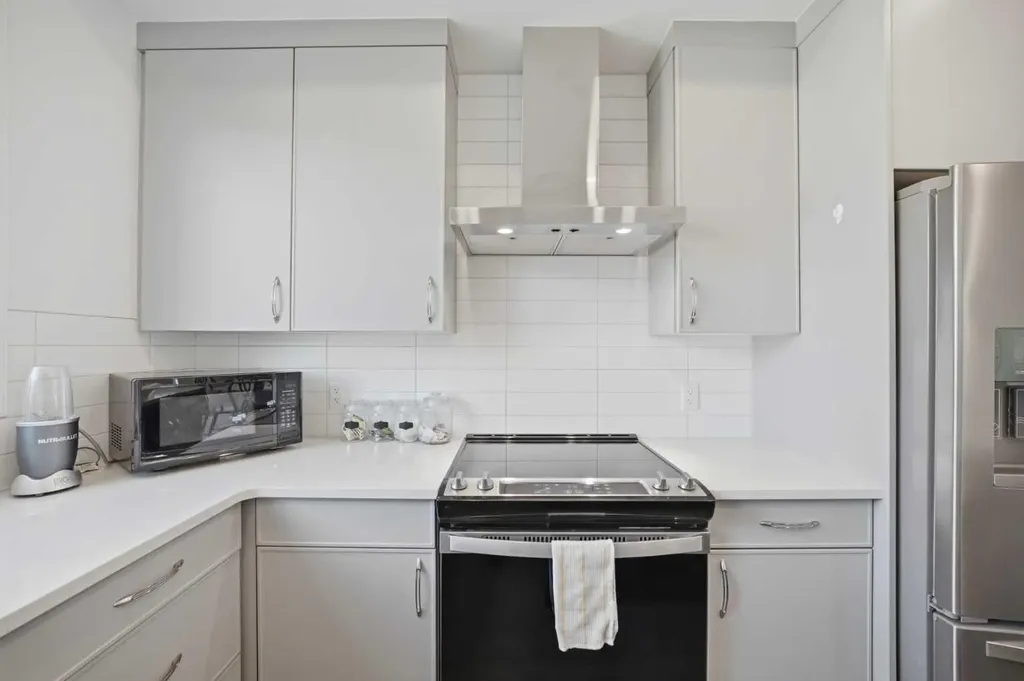 78 Belvedere Avenue SE Calgary AB T2A7G5