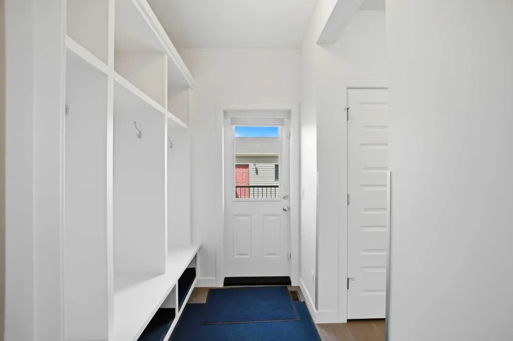 78 Belvedere Avenue SE Calgary AB T2A7G5