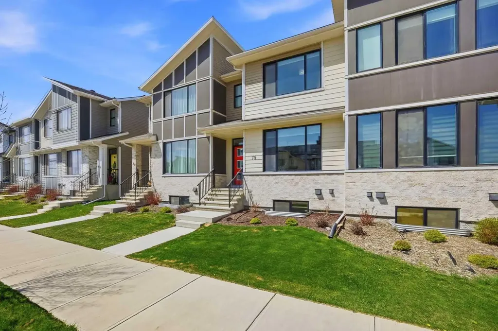 78 Belvedere Avenue SE Calgary AB T2A7G5