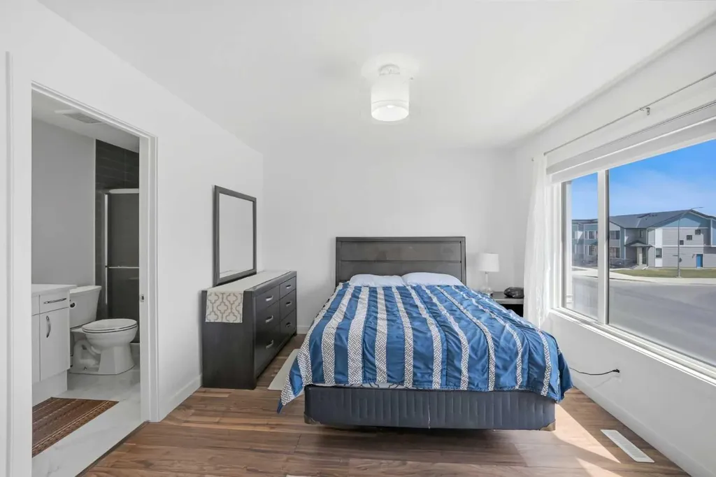 78 Belvedere Avenue SE Calgary AB T2A7G5