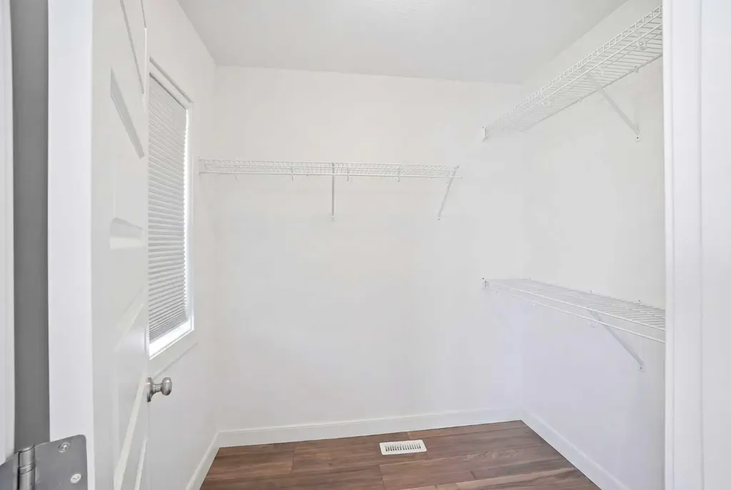 78 Belvedere Avenue SE Calgary AB T2A7G5