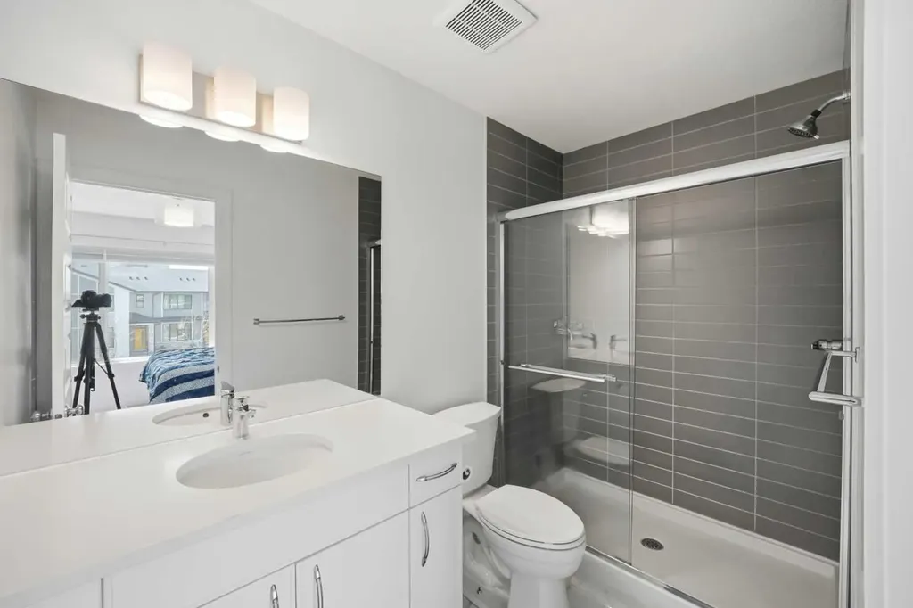 78 Belvedere Avenue SE Calgary AB T2A7G5