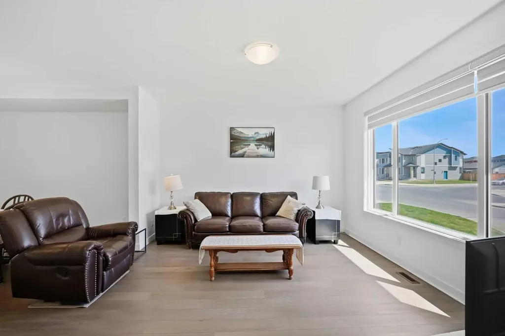 78 Belvedere Avenue SE Calgary AB T2A7G5