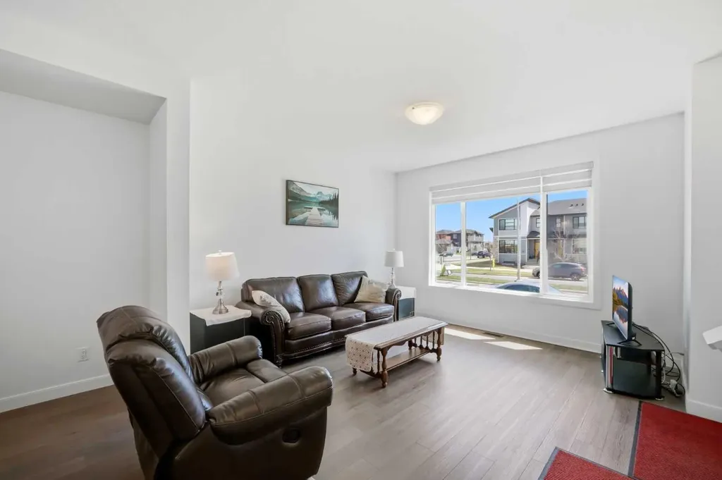 78 Belvedere Avenue SE Calgary AB T2A7G5