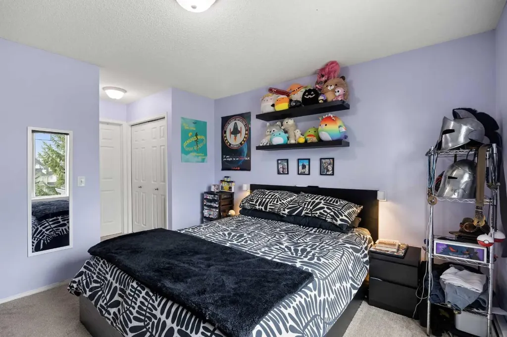 9 Country Village Bay NE Calgary AB T3K 5J8