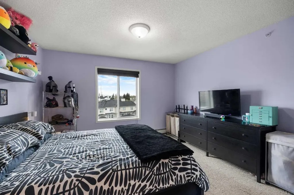 9 Country Village Bay NE Calgary AB T3K 5J8