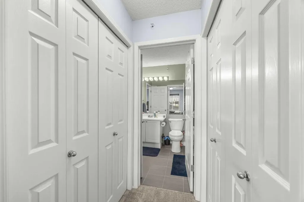 9 Country Village Bay NE Calgary AB T3K 5J8