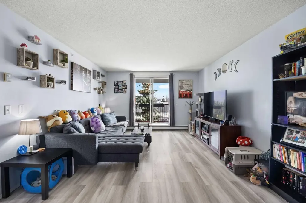 9 Country Village Bay NE Calgary AB T3K 5J8