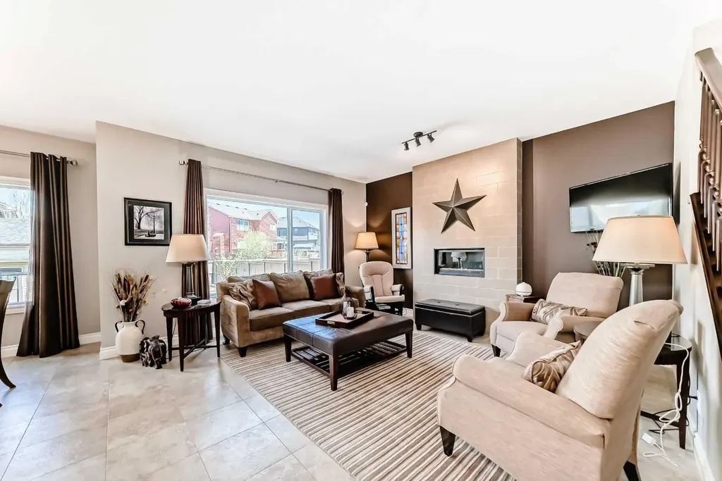 1449 Ravenscroft Avenue SE Airdrie AB T4A 0L7