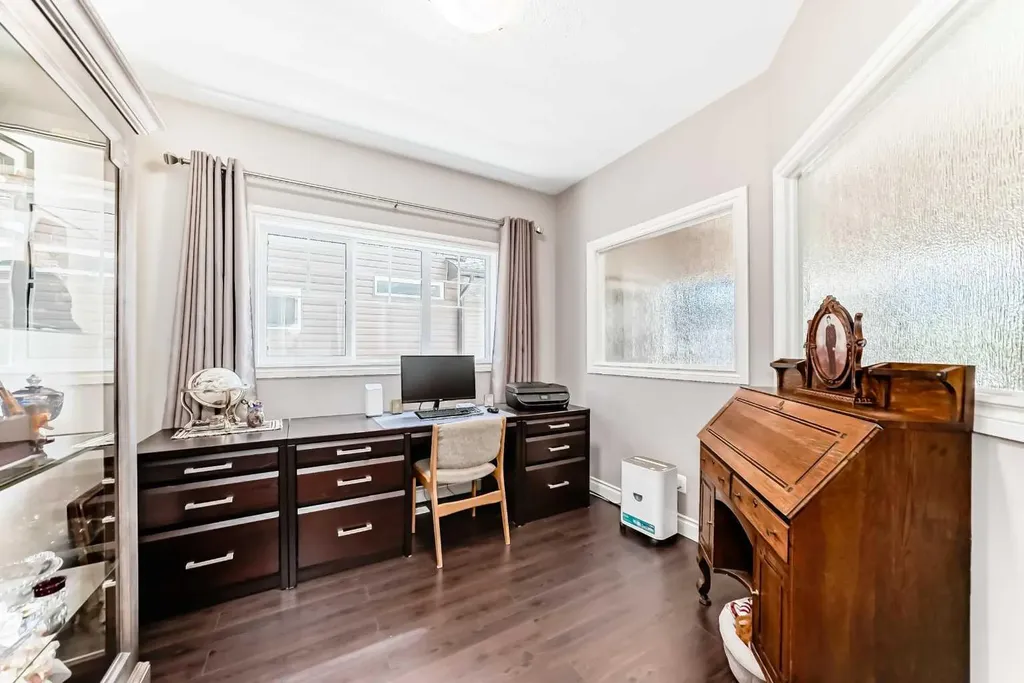 1449 Ravenscroft Avenue SE Airdrie AB T4A 0L7