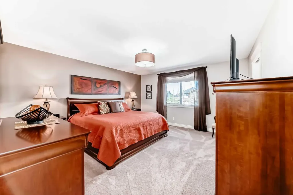 1449 Ravenscroft Avenue SE Airdrie AB T4A 0L7