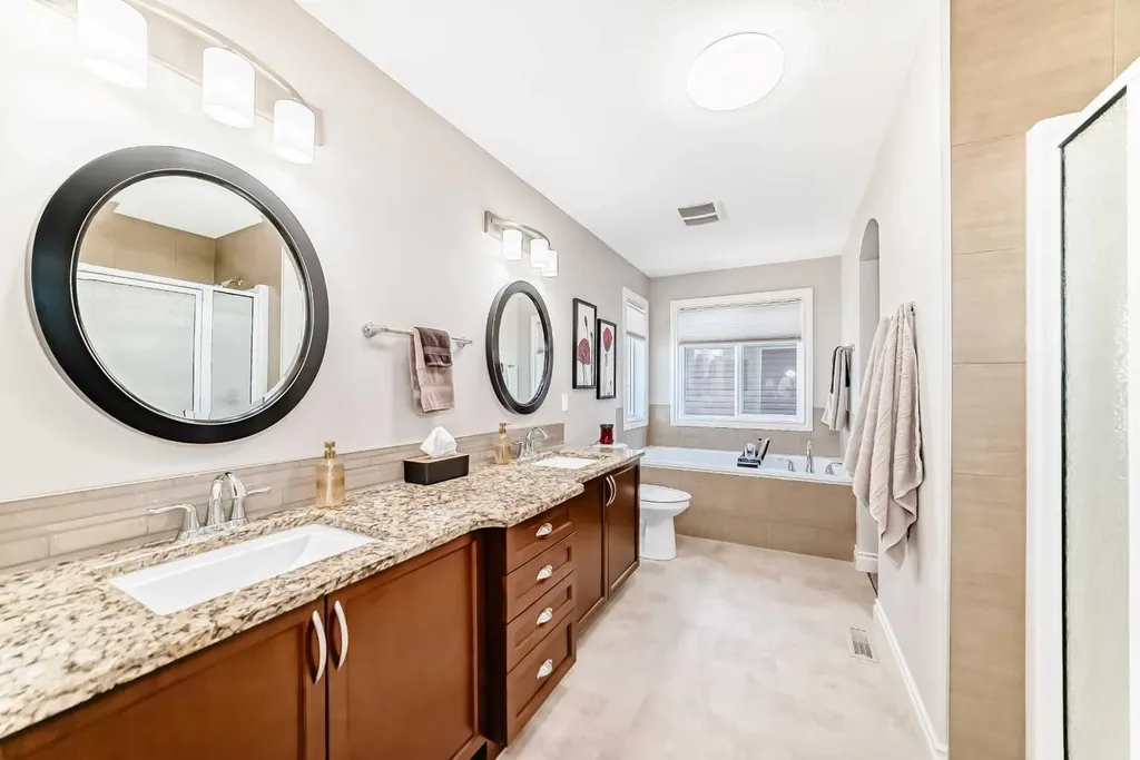 1449 Ravenscroft Avenue SE Airdrie AB T4A 0L7