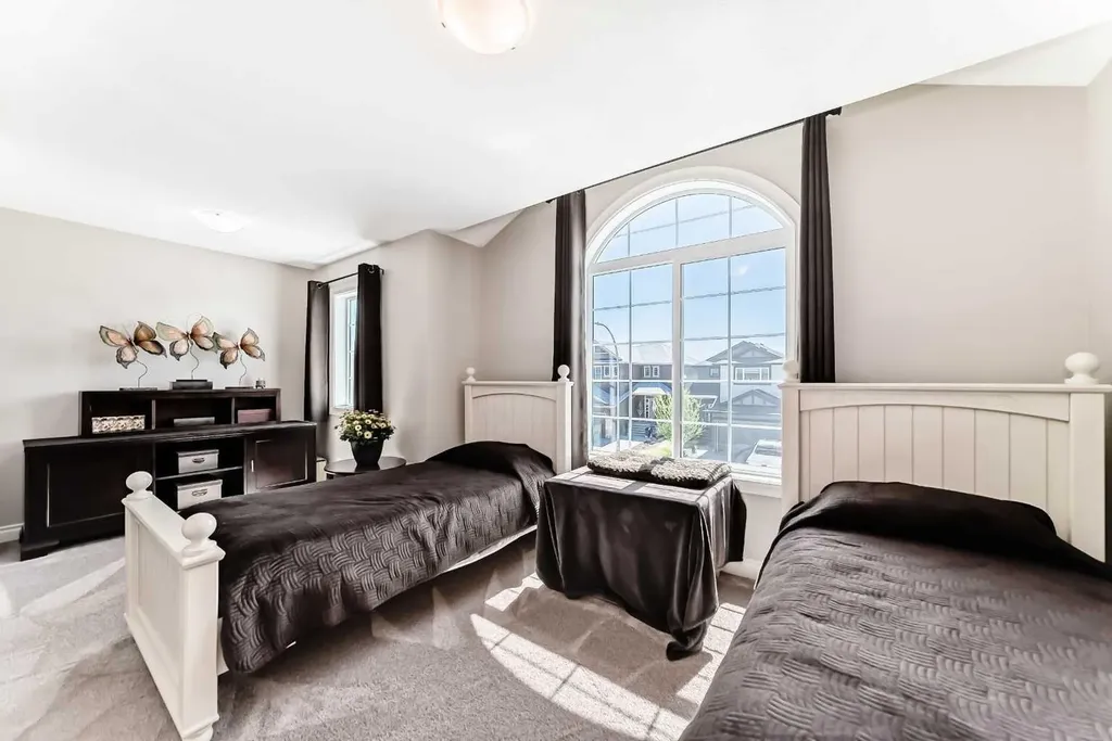 1449 Ravenscroft Avenue SE Airdrie AB T4A 0L7