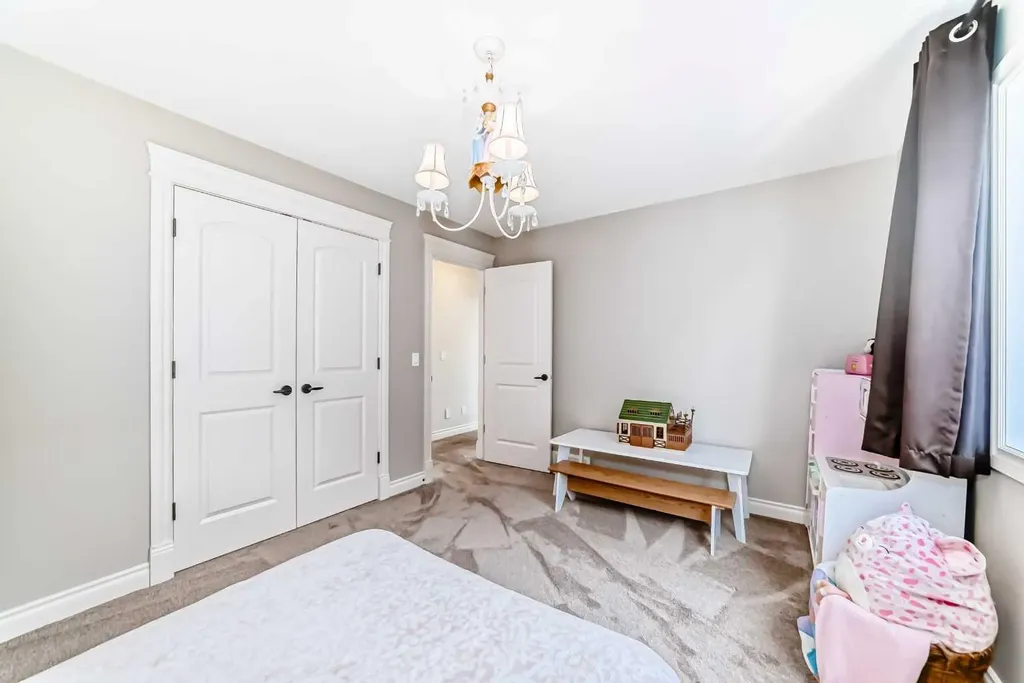 1449 Ravenscroft Avenue SE Airdrie AB T4A 0L7
