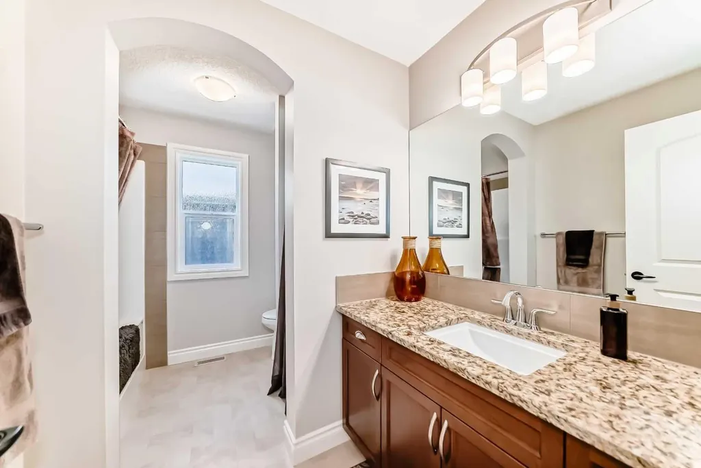 1449 Ravenscroft Avenue SE Airdrie AB T4A 0L7
