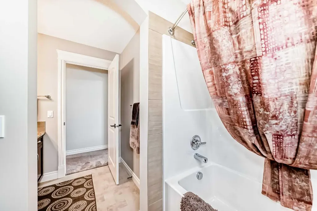 1449 Ravenscroft Avenue SE Airdrie AB T4A 0L7