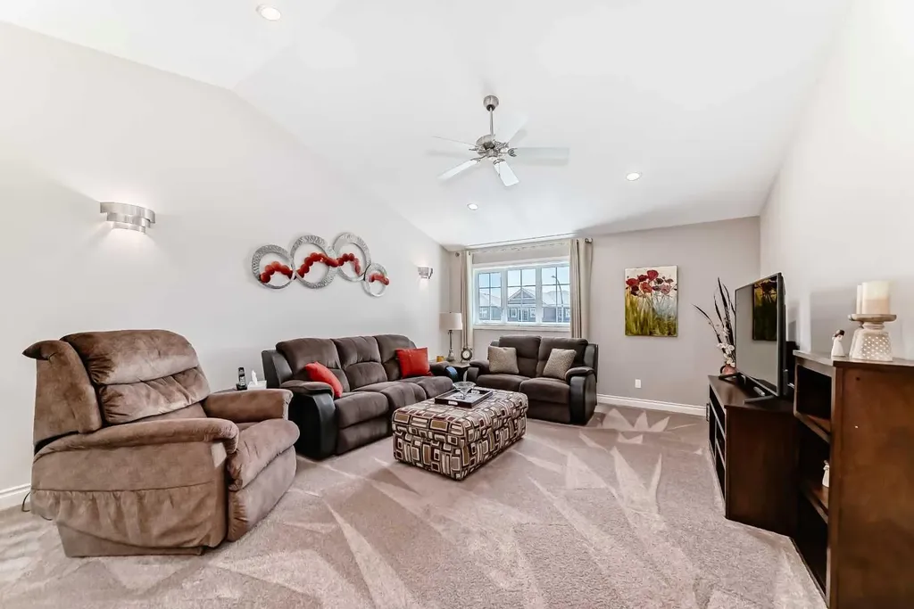 1449 Ravenscroft Avenue SE Airdrie AB T4A 0L7