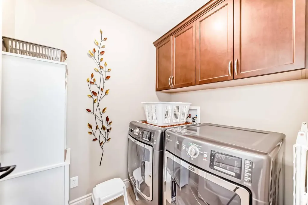 1449 Ravenscroft Avenue SE Airdrie AB T4A 0L7