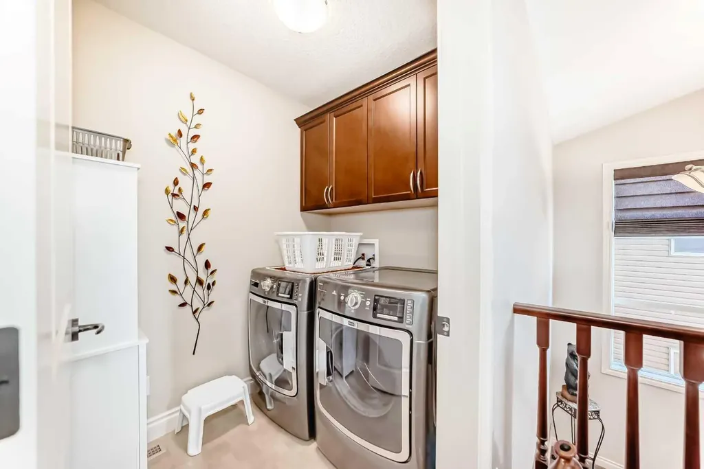 1449 Ravenscroft Avenue SE Airdrie AB T4A 0L7