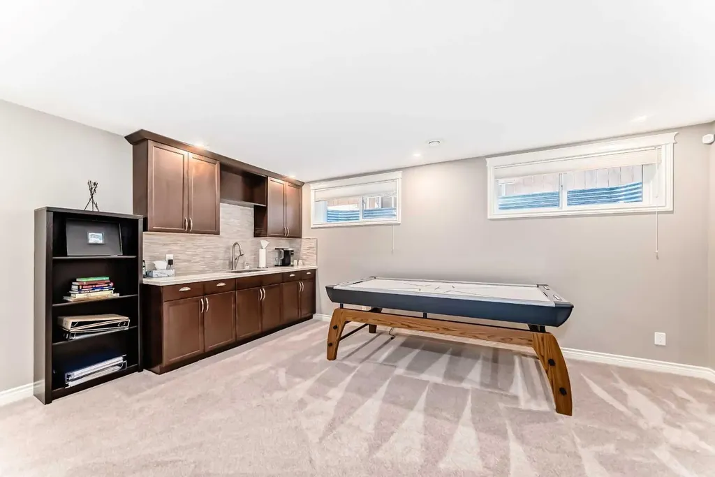 1449 Ravenscroft Avenue SE Airdrie AB T4A 0L7