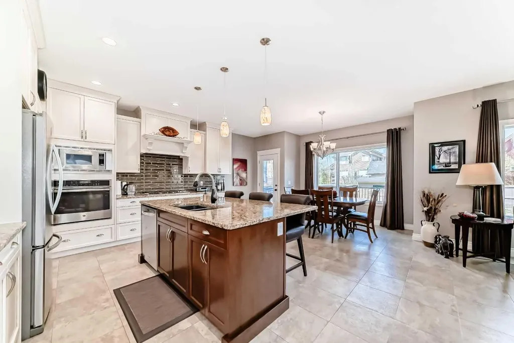 1449 Ravenscroft Avenue SE Airdrie AB T4A 0L7