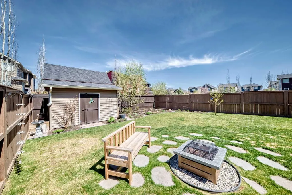 1449 Ravenscroft Avenue SE Airdrie AB T4A 0L7