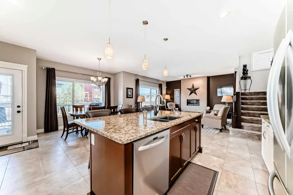 1449 Ravenscroft Avenue SE Airdrie AB T4A 0L7