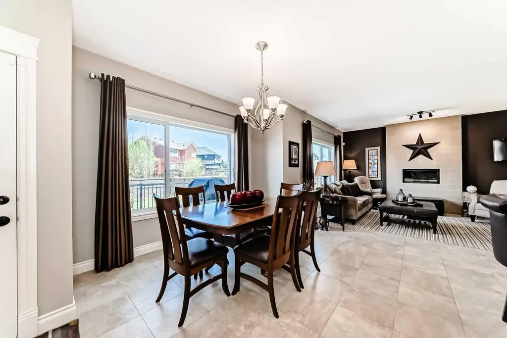 1449 Ravenscroft Avenue SE Airdrie AB T4A 0L7