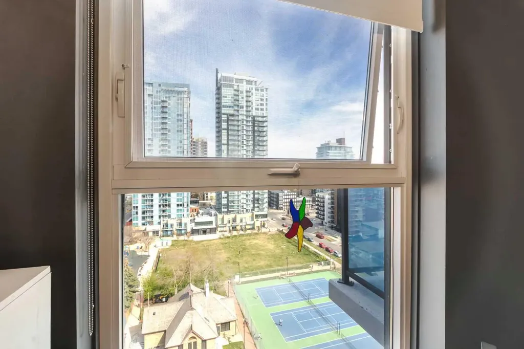 303 13 Avenue SW Calgary AB T2R 0K3