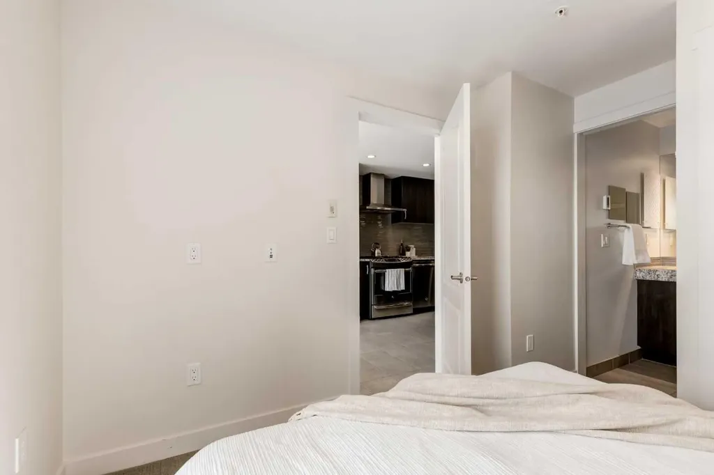 303 13 Avenue SW Calgary AB T2R 0K3