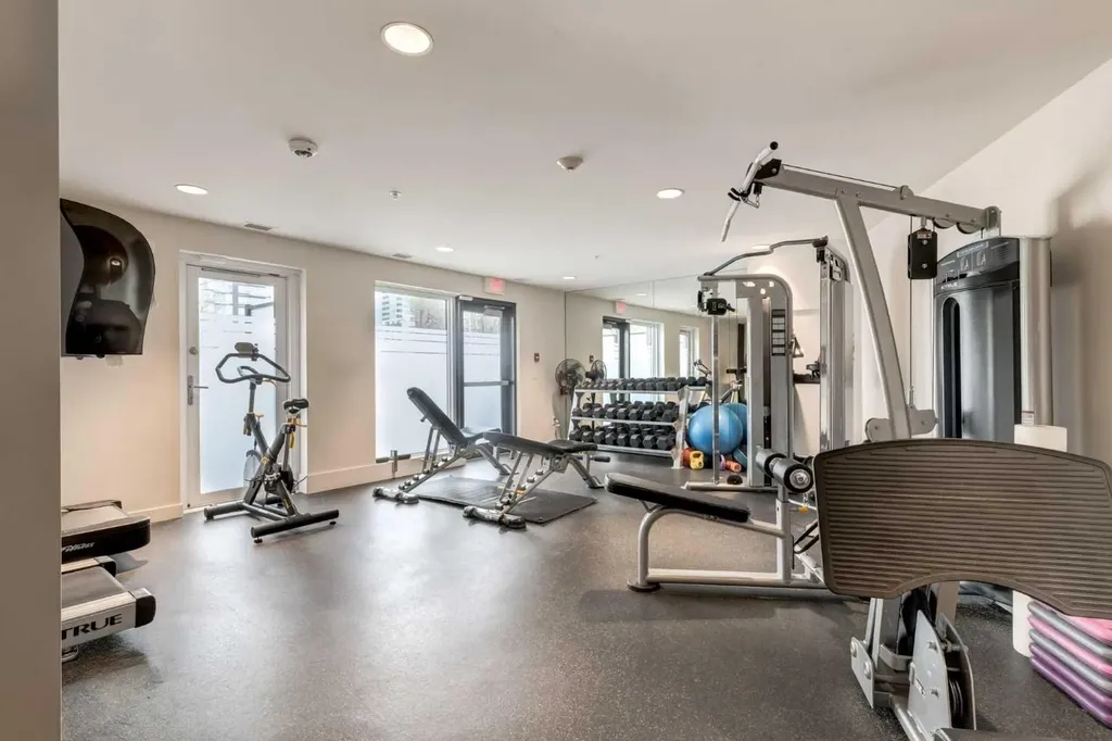 303 13 Avenue SW Calgary AB T2R 0K3