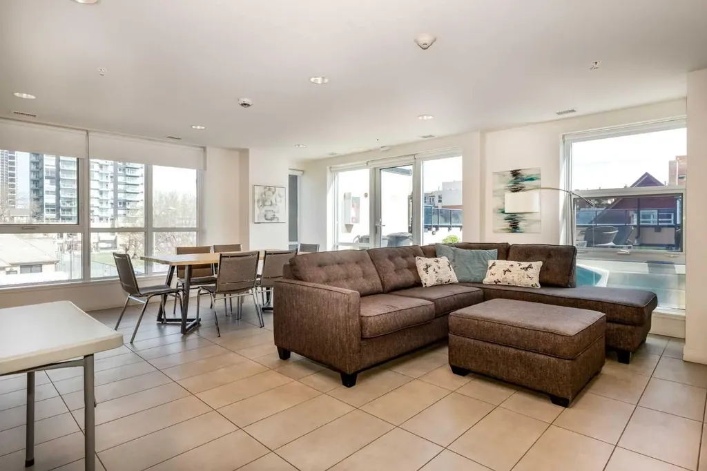 303 13 Avenue SW Calgary AB T2R 0K3