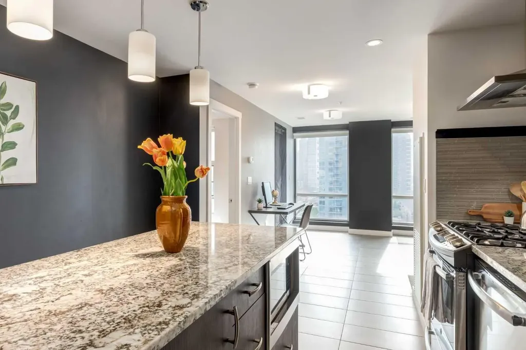 303 13 Avenue SW Calgary AB T2R 0K3