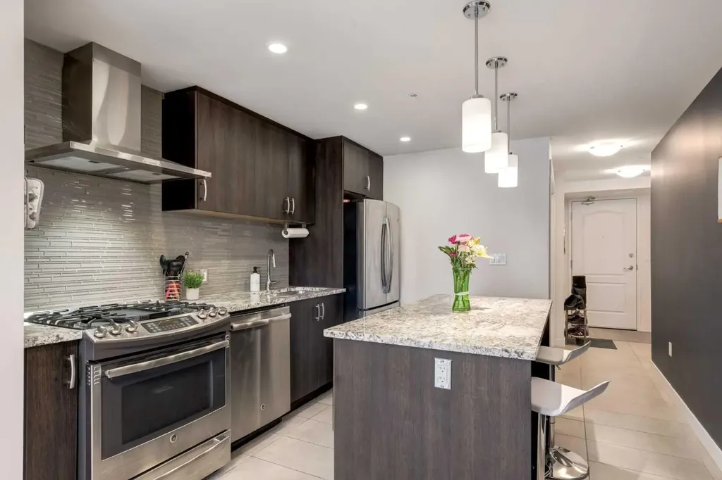303 13 Avenue SW Calgary AB T2R 0K3