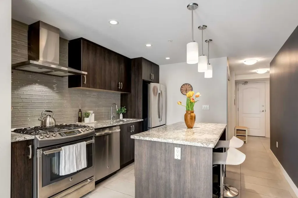 303 13 Avenue SW Calgary AB T2R 0K3