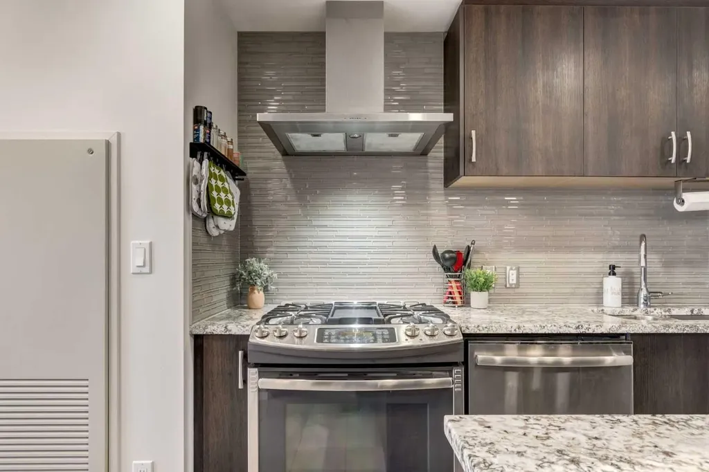 303 13 Avenue SW Calgary AB T2R 0K3