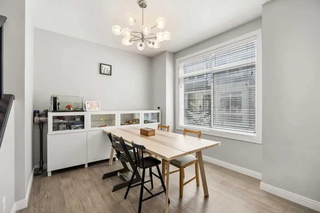 309 Wentworth Row SW Calgary AB T3H 1W7
