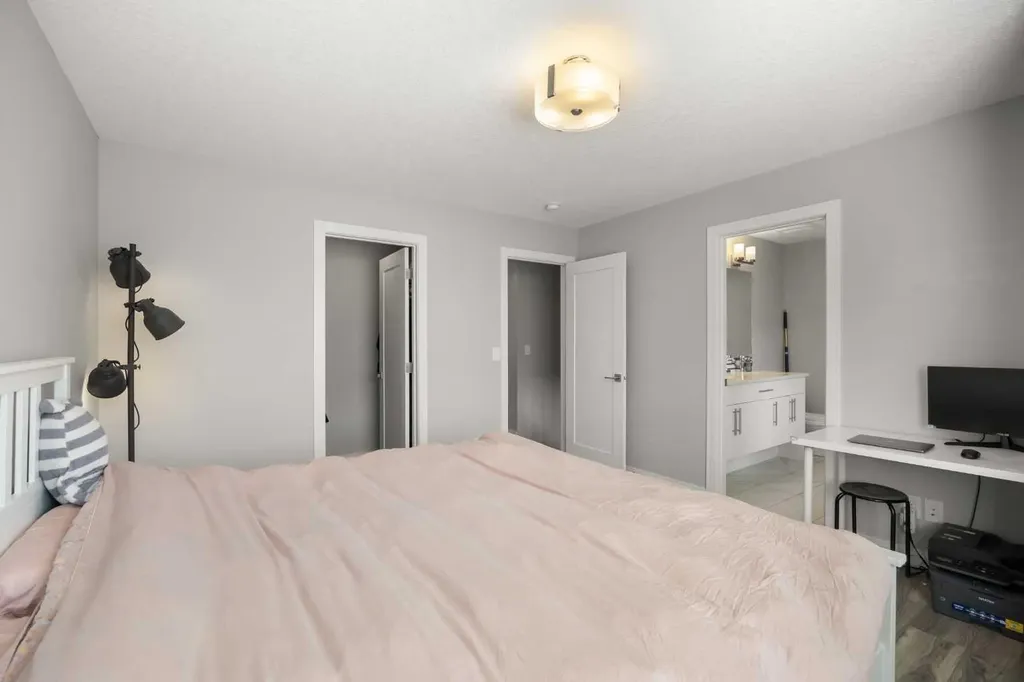 309 Wentworth Row SW Calgary AB T3H 1W7