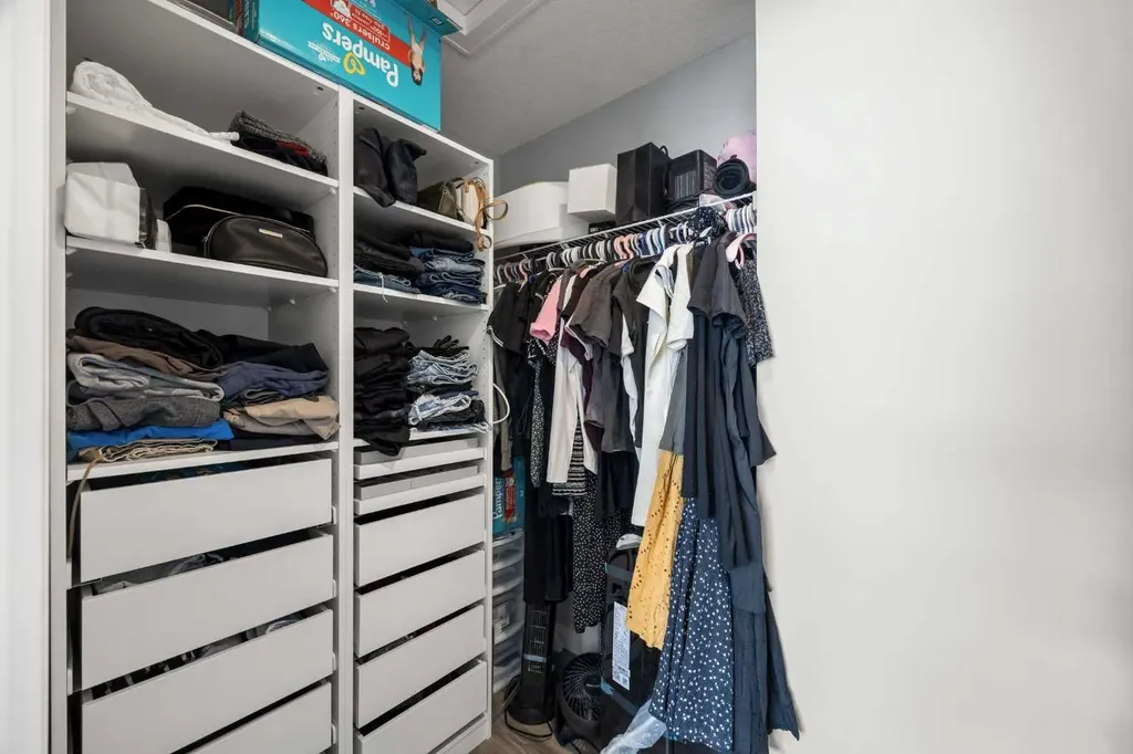 309 Wentworth Row SW Calgary AB T3H 1W7