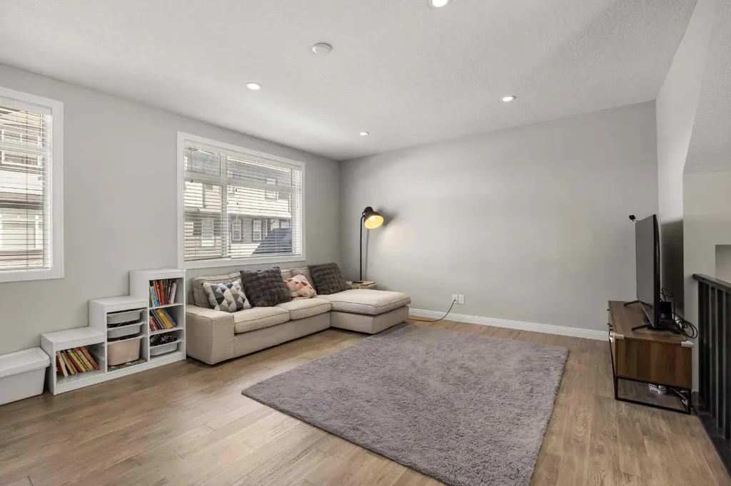 309 Wentworth Row SW Calgary AB T3H 1W7