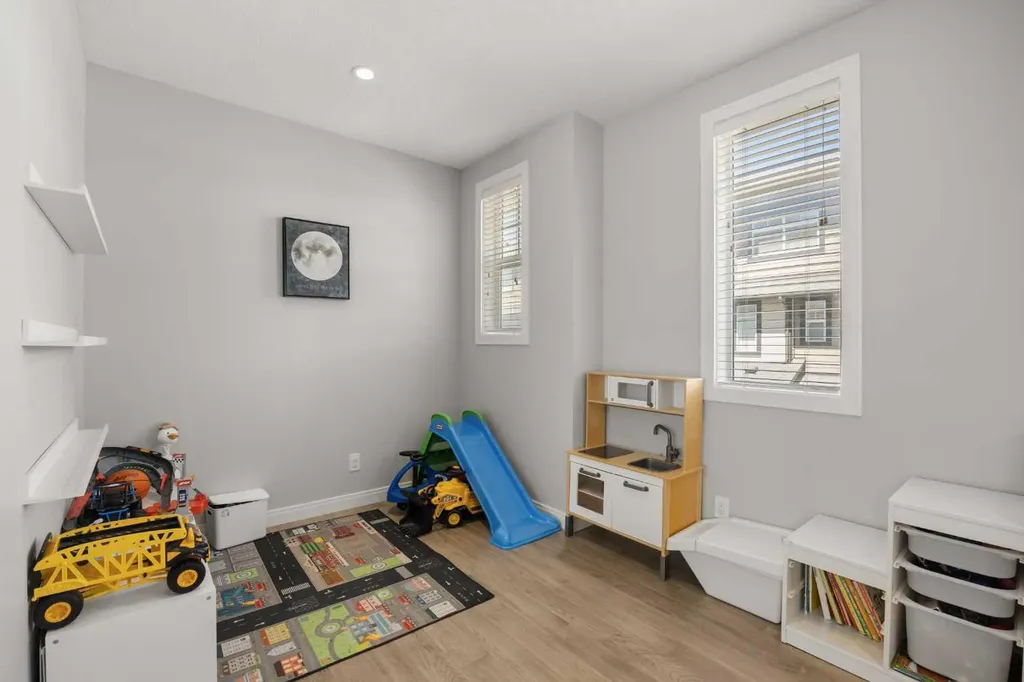 309 Wentworth Row SW Calgary AB T3H 1W7