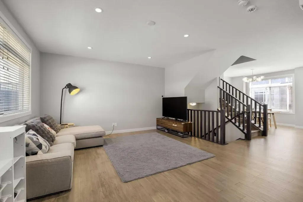 309 Wentworth Row SW Calgary AB T3H 1W7
