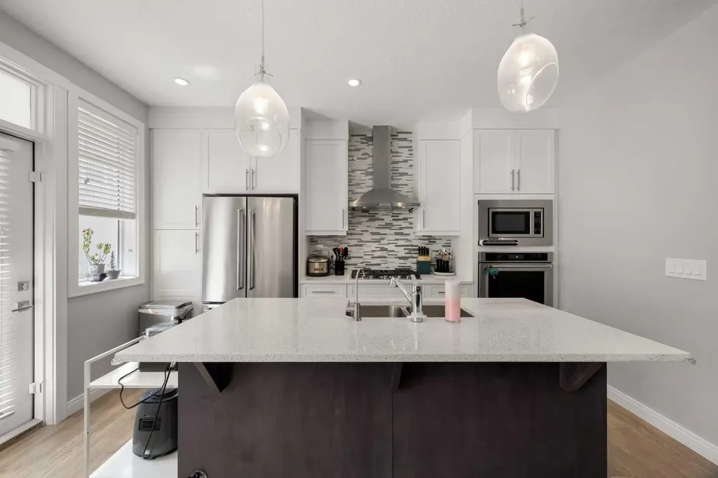 309 Wentworth Row SW Calgary AB T3H 1W7
