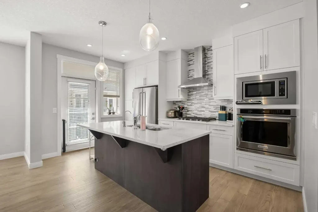 309 Wentworth Row SW Calgary AB T3H 1W7