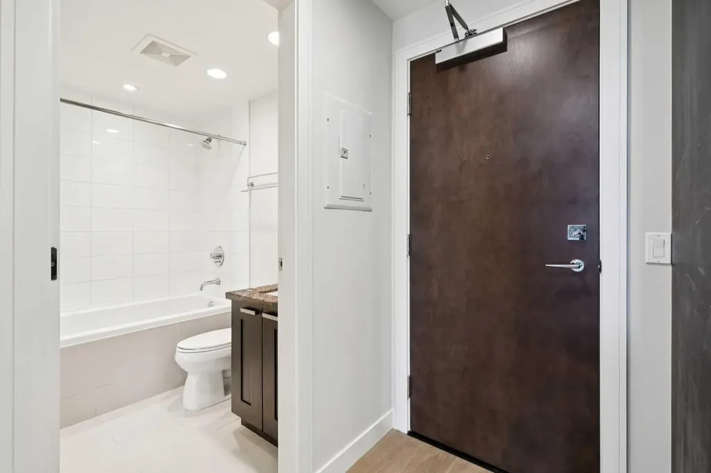 222 Riverfront Avenue SW Calgary AB T2P 0W3