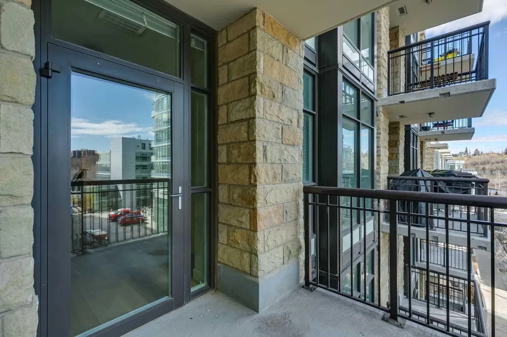222 Riverfront Avenue SW Calgary AB T2P 0W3
