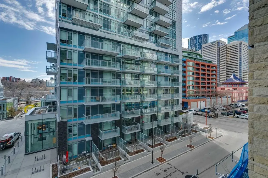 222 Riverfront Avenue SW Calgary AB T2P 0W3