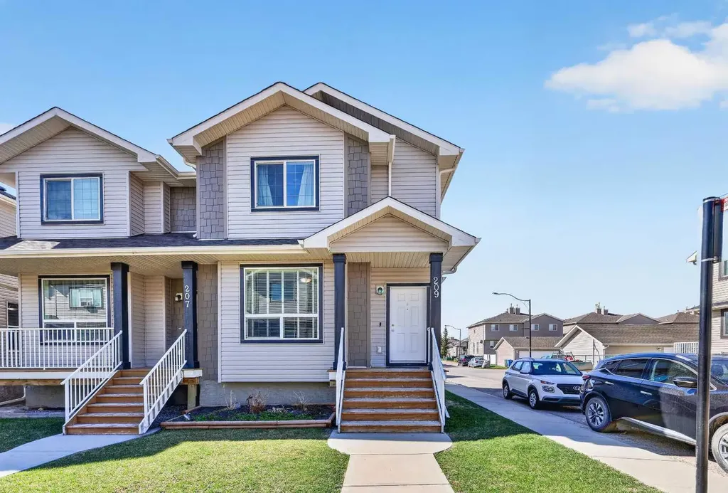 209 Sandford Place NW Langdon AB T0J 1X2