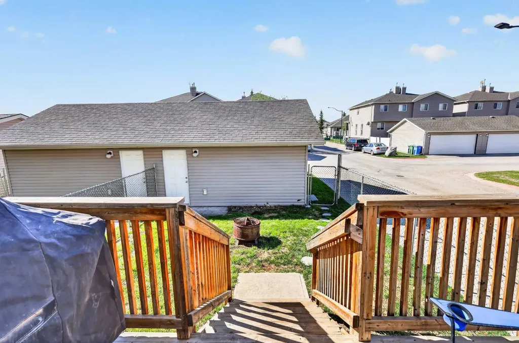 209 Sandford Place NW Langdon AB T0J 1X2